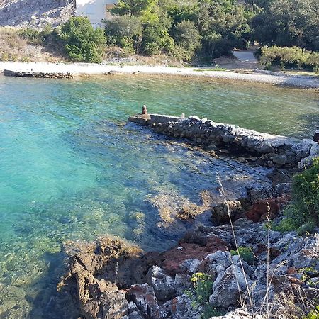 Extra Spacious Seaview Apartments Close To The Beach, With Large Terraces And Free Wi-Fi & Ac & Bbq & Parking Space Sali Exteriör bild