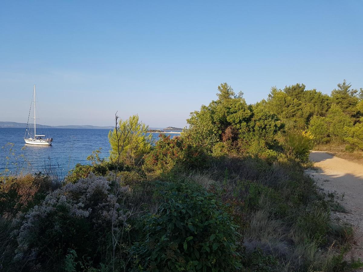 Extra Spacious Seaview Apartments Close To The Beach, With Large Terraces And Free Wi-Fi & Ac & Bbq & Parking Space Sali Exteriör bild