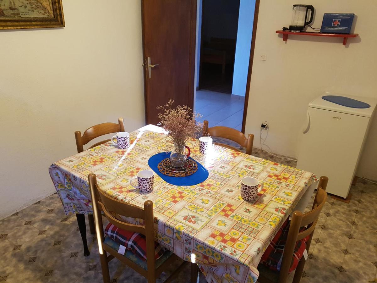 Extra Spacious Seaview Apartments Close To The Beach, With Large Terraces And Free Wi-Fi & Ac & Bbq & Parking Space Sali Exteriör bild