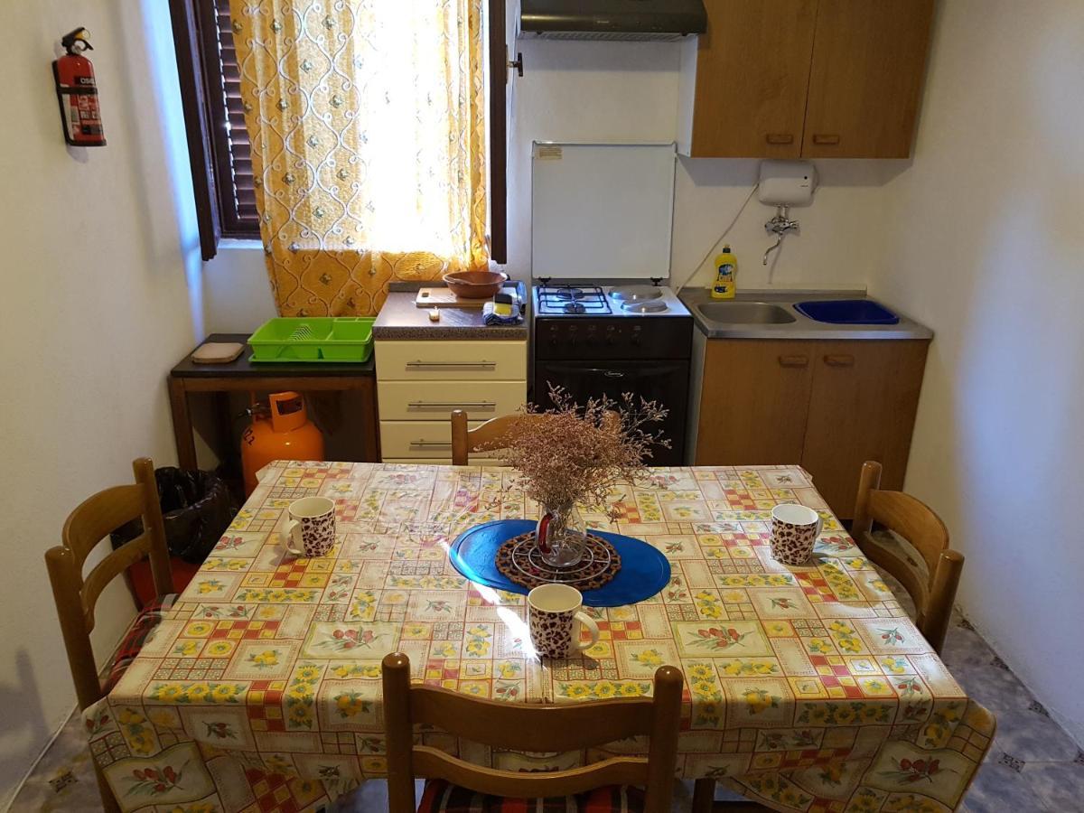 Extra Spacious Seaview Apartments Close To The Beach, With Large Terraces And Free Wi-Fi & Ac & Bbq & Parking Space Sali Exteriör bild