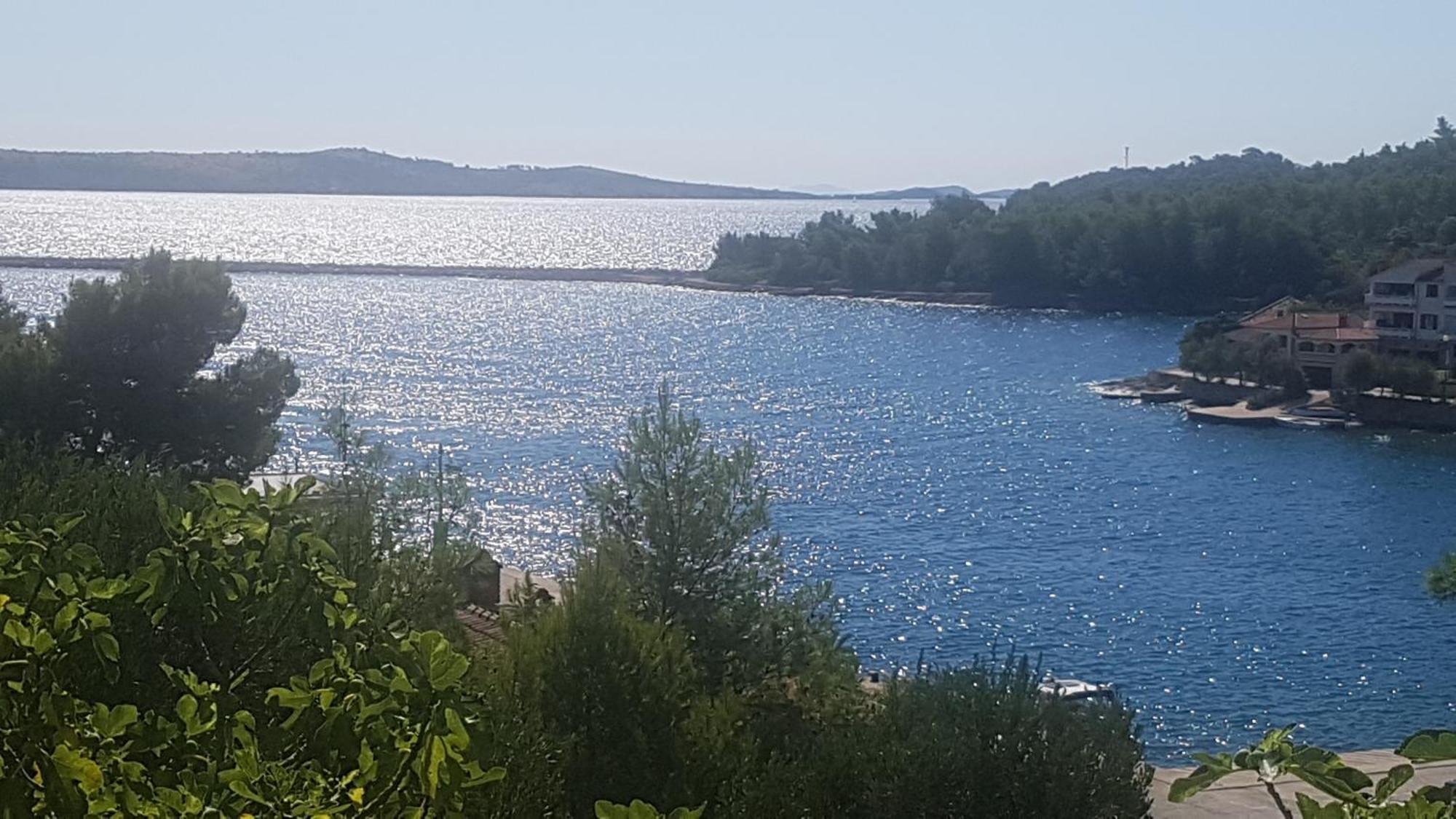 Extra Spacious Seaview Apartments Close To The Beach, With Large Terraces And Free Wi-Fi & Ac & Bbq & Parking Space Sali Exteriör bild